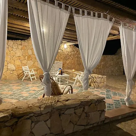 Villa Sitari *